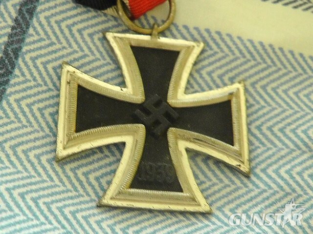 Arbeitsgemeinschaft fur Heeresbedaarf in der graveur und Ziselierung of Berlin German world war two Iron Cross Second Class. Antique & Militaria in 