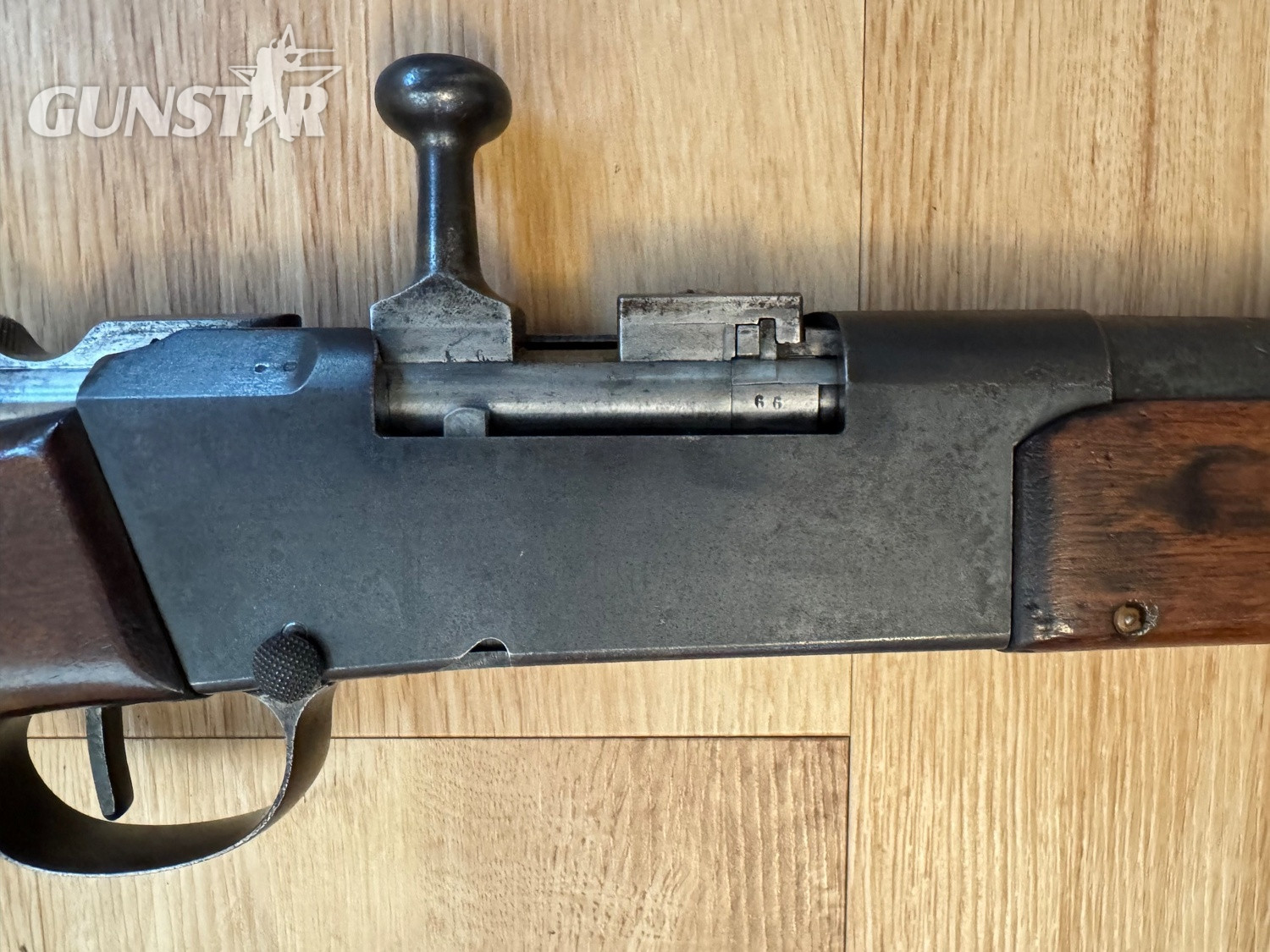  Antique & Militaria