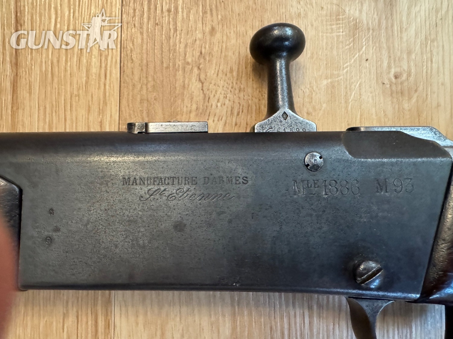 Antique & Militaria - {CATEGORY}