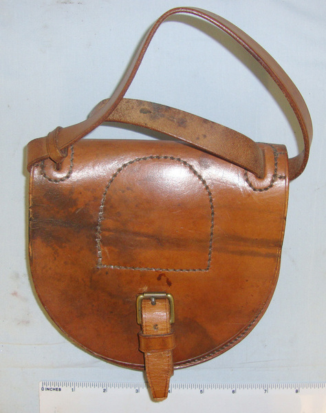  **MINT UNISSUED** WW1 Era Leather Spare Horseshoe Carrier With Integral Frog & S For British 1908 Pattern Heavy Cavalry Troopers Sword Scabbard. Antique & Militaria