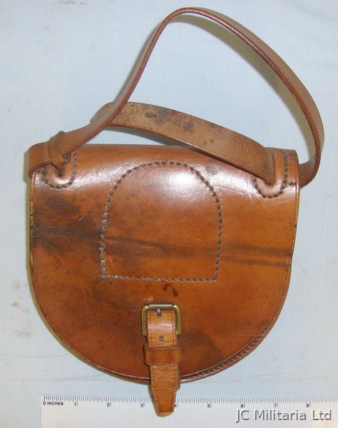  **MINT UNISSUED** WW1 Era Leather Spare Horseshoe Carrier With Integral Frog & S For British 1908 Pattern Heavy Cavalry Troopers Sword Scabbard. Antique & Militaria