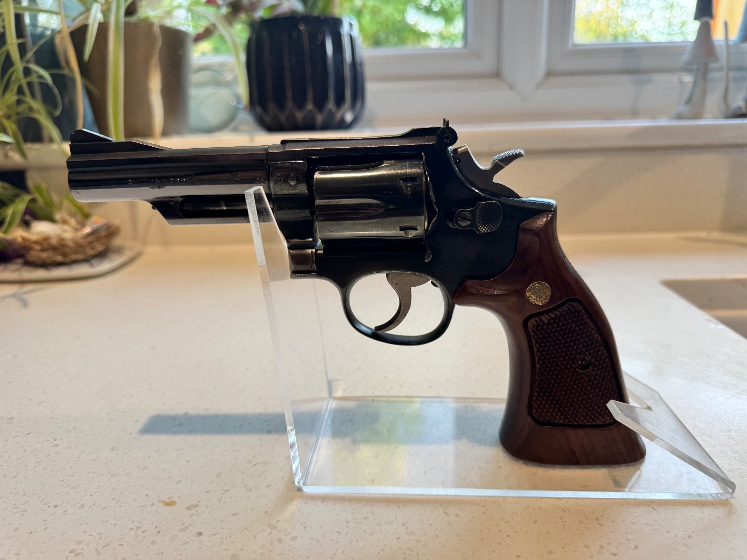  Smith & Wesson M19 .357 magnum revolver  .357 Revolver
