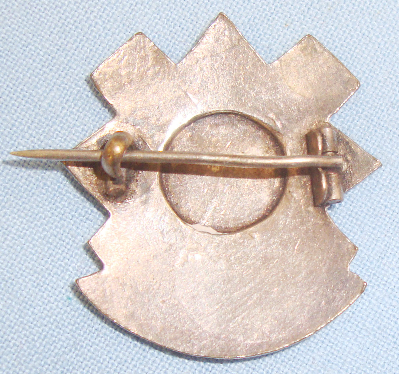  Royal Scots Regiment Queen\'s Edinburgh Rifles Pin Badge. BA 434. Royal Scots Regiment Queen\'s Edinburgh Rifles Pin Badge. BA 434. Antique & Militaria