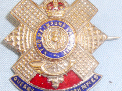 Royal Scots Regiment Queen\'s Edinburgh Rifles Pin Badge. BA 434. Royal Scots Regiment Queen\'s Edinburgh Rifles Pin Badge. BA 434. Antique & Militaria