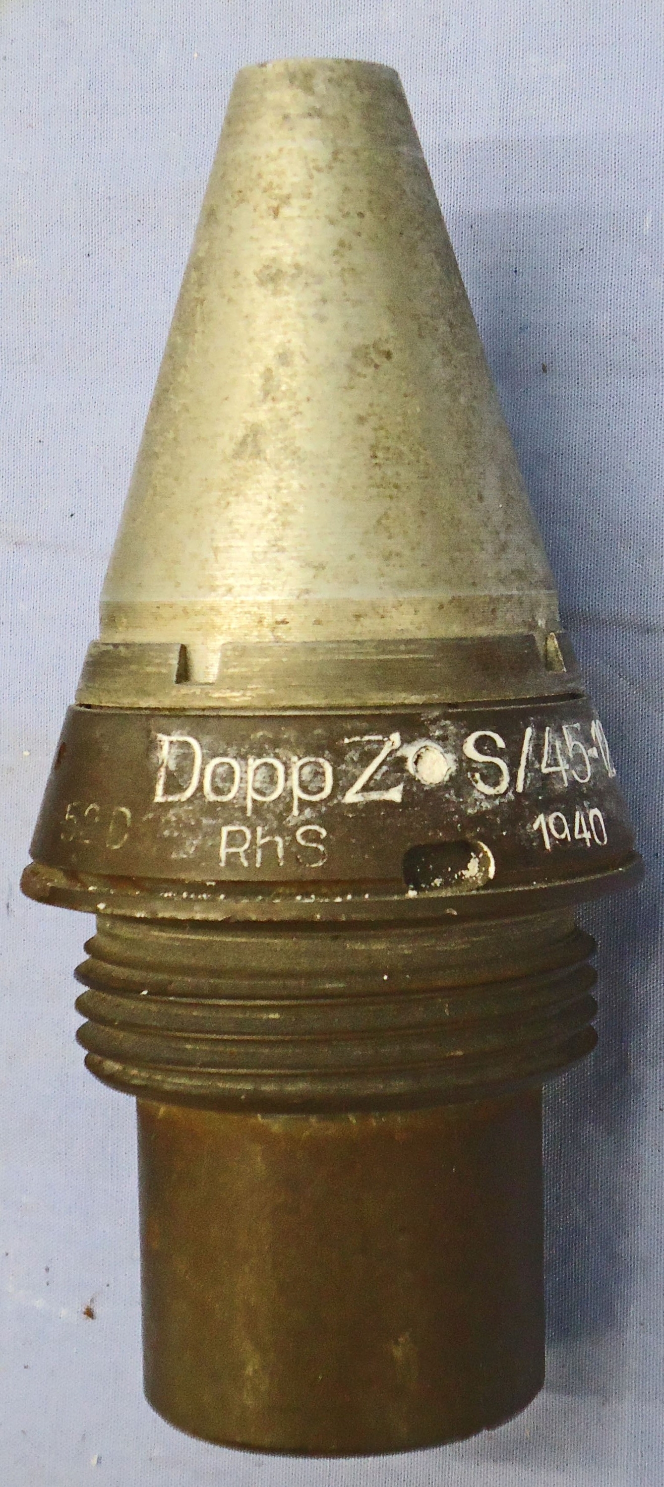 INERT. Very Rare, German, Experimental, 1940 Dated, Factory Sectioned, Railway Gun, Unfired, Dopp Z S45-125 Clockwork Time Fuze In Its Original Bakelite Transit Container. - 21333 INERT. Very Rare, German, Experimental, 1940 Dated, Factory Sectioned, Railway Gun, Unfired, Dopp Z S45-125 Clockwork Time Fuze In Its Original Bakelite Transit Container. - 21333  Other Ammunition - {CATEGORY}