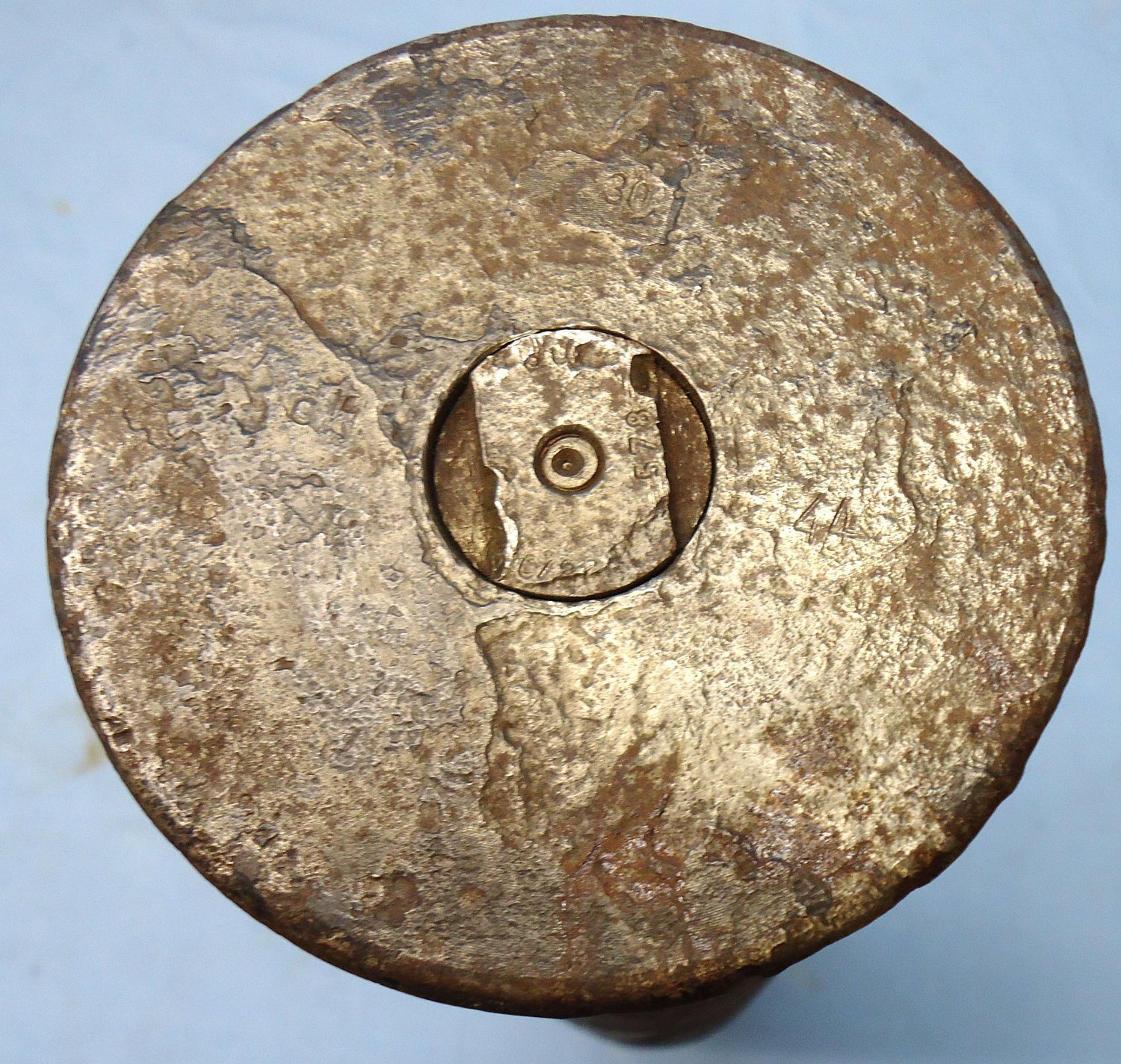 DEACTIVATED INERT. RARE, Unfired German, WW2, Panther V, 1944 Dated, 7.5cm (75 x 640R) Pzgr 39 APCBC/HE (Armour Piercing Capped, Ballistic Cap / High Explosive Round For The Panther (Panzer V) and the Jagdpanzer IV, Sd.Kfz. 162 tank destroyer. O 2087 DEACTIVATED INERT. RARE, Unfired German, WW2, Panther V, 1944 Dated, 7.5cm (75 x 640R) Pzgr 39 APCBC/HE (Armour Piercing Capped, Ballistic Cap / High Explosive Round For The Panther (Panzer V) and the Jagdpanzer IV, Sd.Kfz. 162 tank destroyer. O 2087  Other Ammunition
