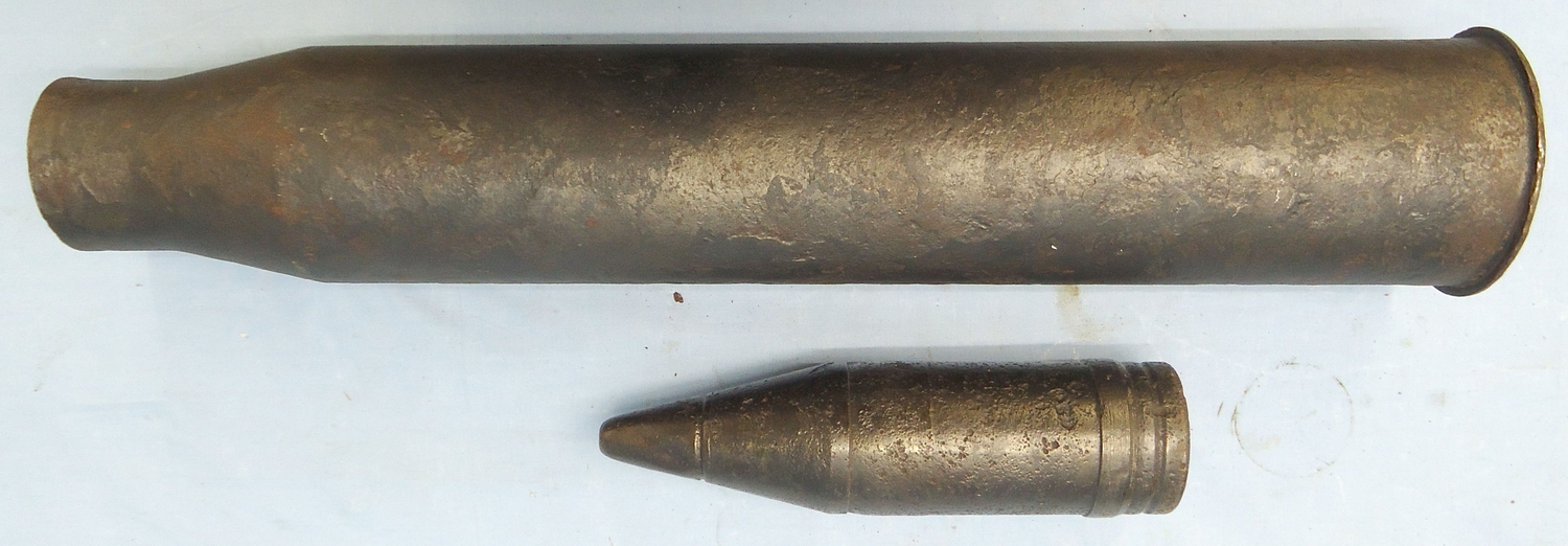 DEACTIVATED INERT. RARE, Unfired German, WW2, Panther V, 1944 Dated, 7.5cm (75 x 640R) Pzgr 39 APCBC/HE (Armour Piercing Capped, Ballistic Cap / High Explosive Round For The Panther (Panzer V) and the Jagdpanzer IV, Sd.Kfz. 162 tank destroyer. O 2087 DEACTIVATED INERT. RARE, Unfired German, WW2, Panther V, 1944 Dated, 7.5cm (75 x 640R) Pzgr 39 APCBC/HE (Armour Piercing Capped, Ballistic Cap / High Explosive Round For The Panther (Panzer V) and the Jagdpanzer IV, Sd.Kfz. 162 tank destroyer. O 2087  Other Ammunition 