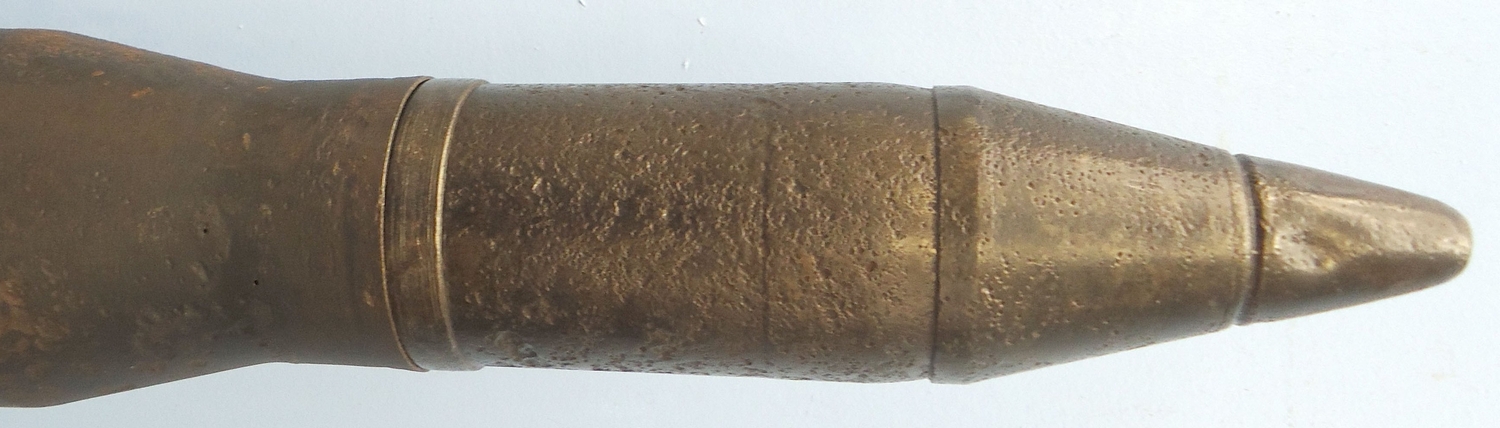 {CATEGORY} - DEACTIVATED INERT. RARE, Unfired German, WW2, Panther V, 1944 Dated, 7.5cm (75 x 640R) Pzgr 39 APCBC/HE (Armour Piercing Capped, Ballistic Cap / High Explosive Round For The Panther (Panzer V) and the Jagdpanzer IV, Sd.Kfz. 162 tank destroyer. O 2087 DEACTIVATED INERT. RARE, Unfired German, WW2, Panther V, 1944 Dated, 7.5cm (75 x 640R) Pzgr 39 APCBC/HE (Armour Piercing Capped, Ballistic Cap / High Explosive Round For The Panther (Panzer V) and the Jagdpanzer IV, Sd.Kfz. 162 tank destroyer. O 2087  Other Ammunition in 