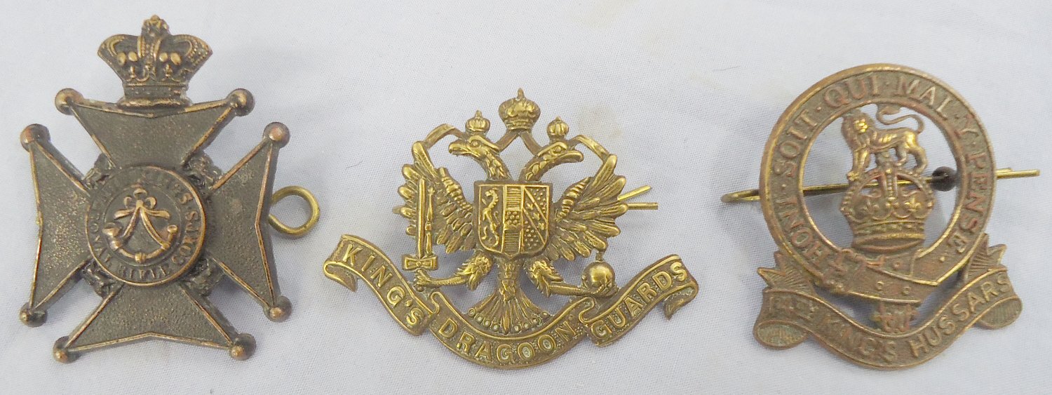 Set of 3* Kings Dragoon Guards-14th Kings Hussars-The Kings Royal Rifle Corps Cap Badges. BA 904. Set of 3* Kings Dragoon Guards-14th Kings Hussars-The Kings Royal Rifle Corps Cap Badges. BA 904.  Antique & Militaria