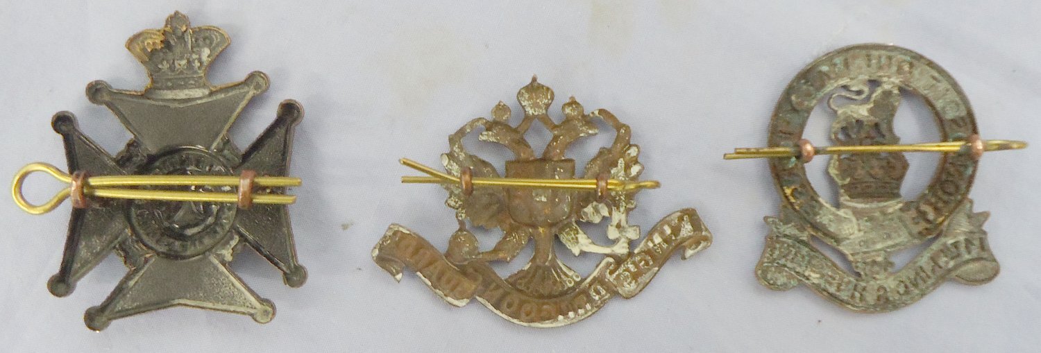  Set of 3* Kings Dragoon Guards-14th Kings Hussars-The Kings Royal Rifle Corps Cap Badges. BA 904. Set of 3* Kings Dragoon Guards-14th Kings Hussars-The Kings Royal Rifle Corps Cap Badges. BA 904.  Antique & Militaria