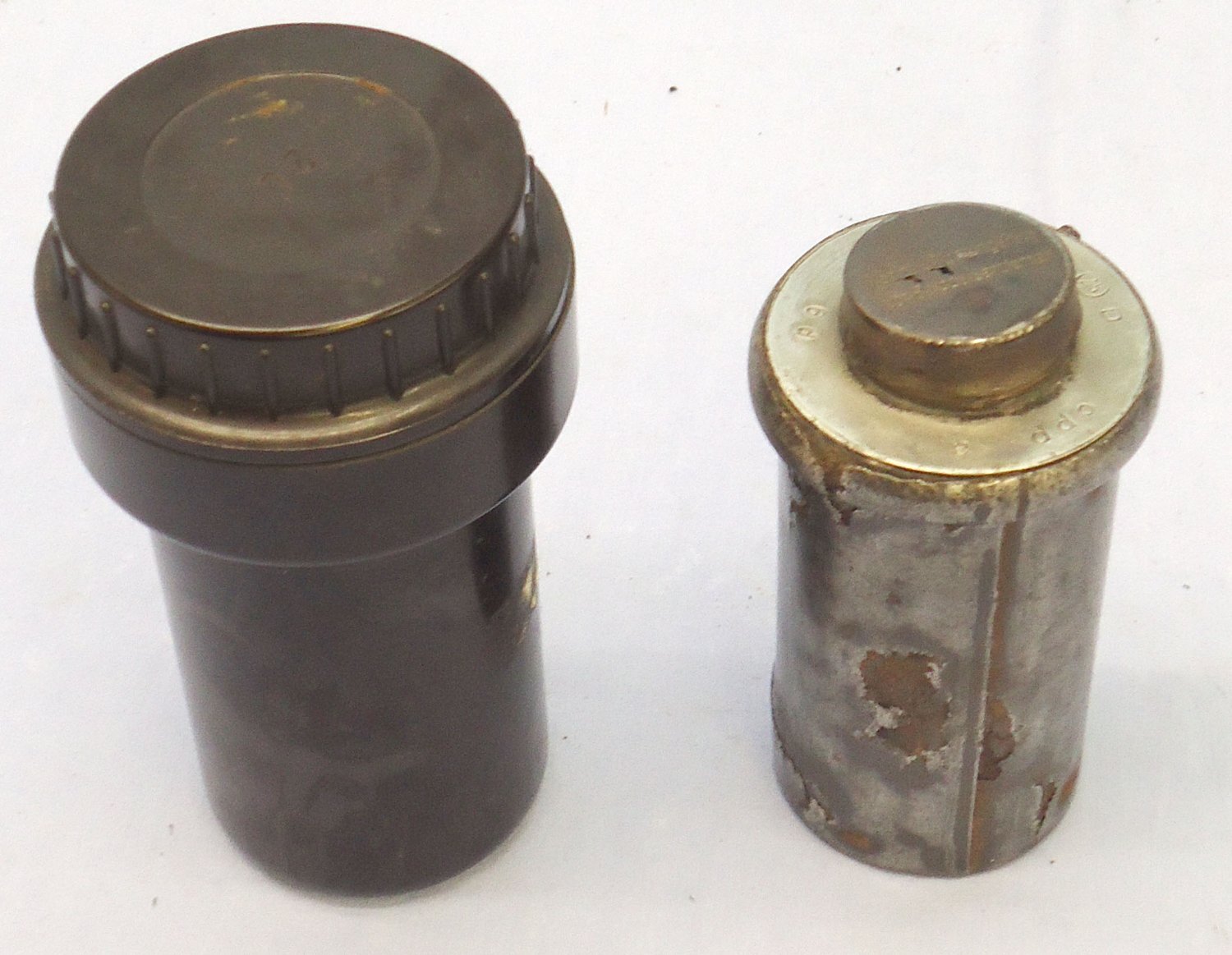 INERT DEACTIVATED, Late WW2, German No25D Bomb Fuze And Bakelite Transit Container. - O 2142 INERT DEACTIVATED, Late WW2, German No25D Bomb Fuze And Bakelite Transit Container. - O 2142  Other Ammunition - {CATEGORY} in 