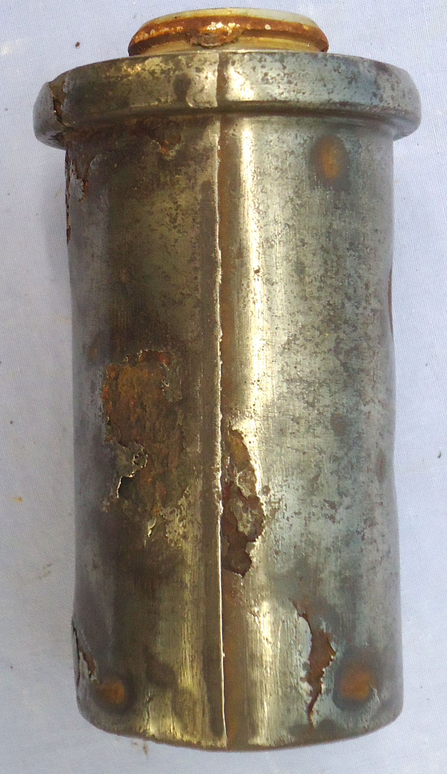 INERT DEACTIVATED, Late WW2, German No25D Bomb Fuze And Bakelite Transit Container. - O 2142 INERT DEACTIVATED, Late WW2, German No25D Bomb Fuze And Bakelite Transit Container. - O 2142  Other Ammunition 