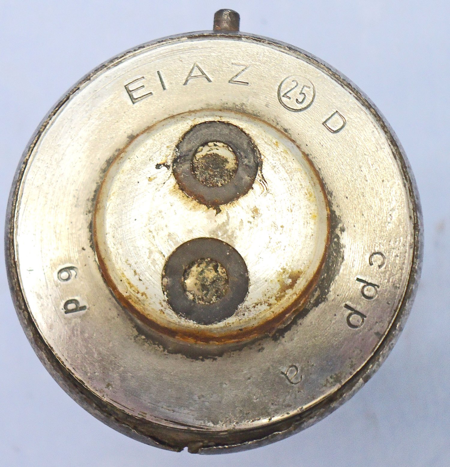 {CATEGORY} - INERT DEACTIVATED, Late WW2, German No25D Bomb Fuze And Bakelite Transit Container. - O 2142 INERT DEACTIVATED, Late WW2, German No25D Bomb Fuze And Bakelite Transit Container. - O 2142  Other Ammunition