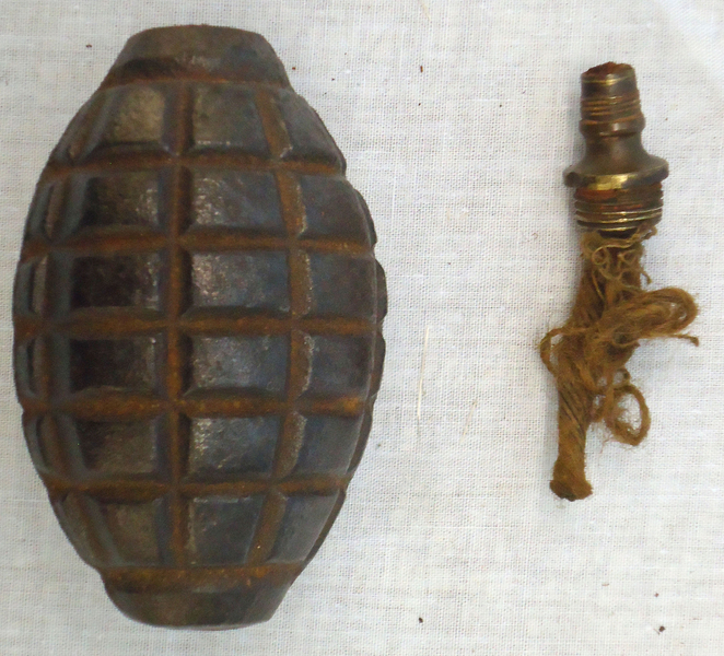 Italian WW1 S.I.P.E. Cast Iron Hand Grenade. - O 1657 Italian WW1 S.I.P.E. Cast Iron Hand Grenade. - O 1657  Other Ammunition