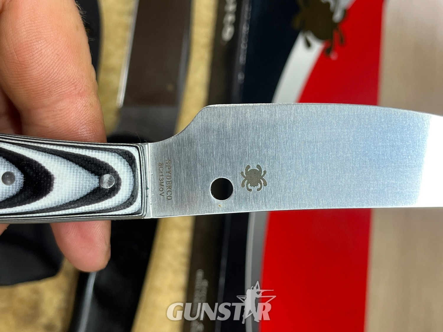  Microtech, Spyderco, Bark River, Kabar Hunting Knive