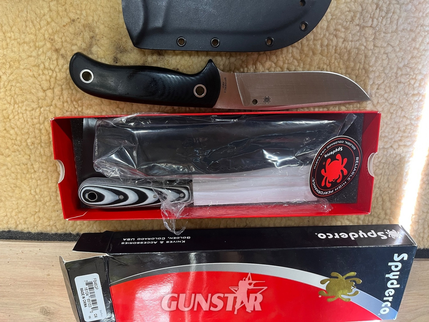 Microtech, Spyderco, Bark River, Kabar Hunting Knive - {CATEGORY}