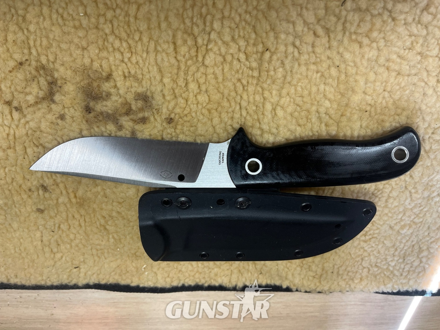 Microtech, Spyderco, Bark River, Kabar Hunting Knive 