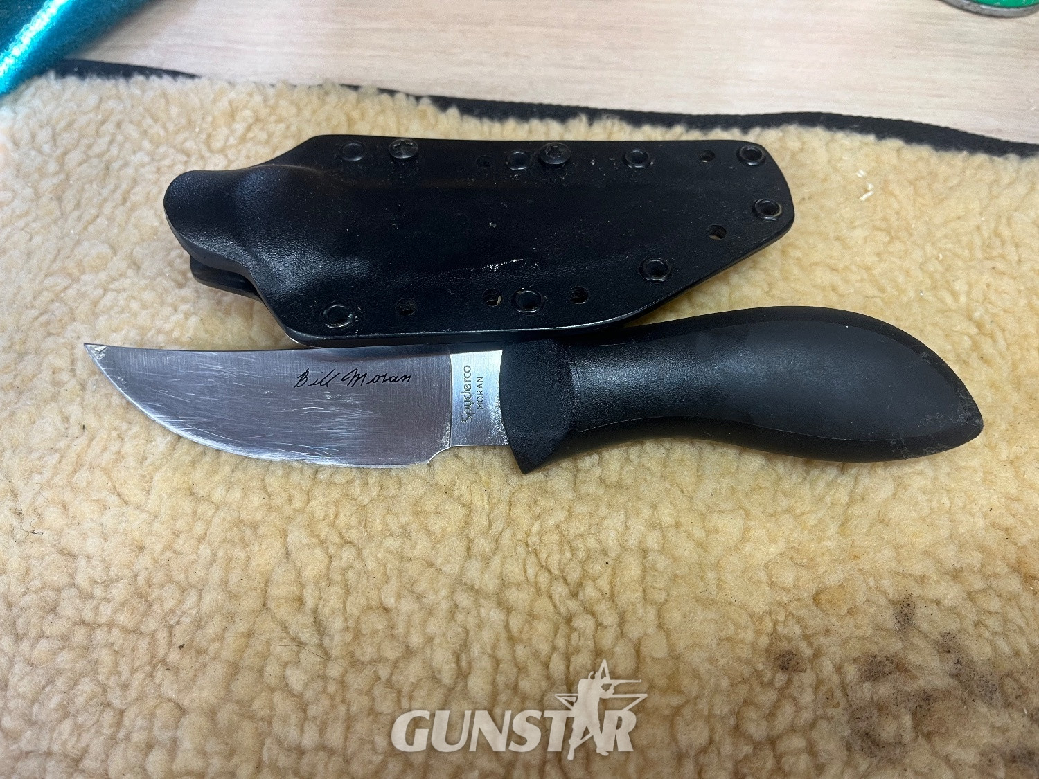 {CATEGORY} - Microtech, Spyderco, Bark River, Kabar Hunting Knive