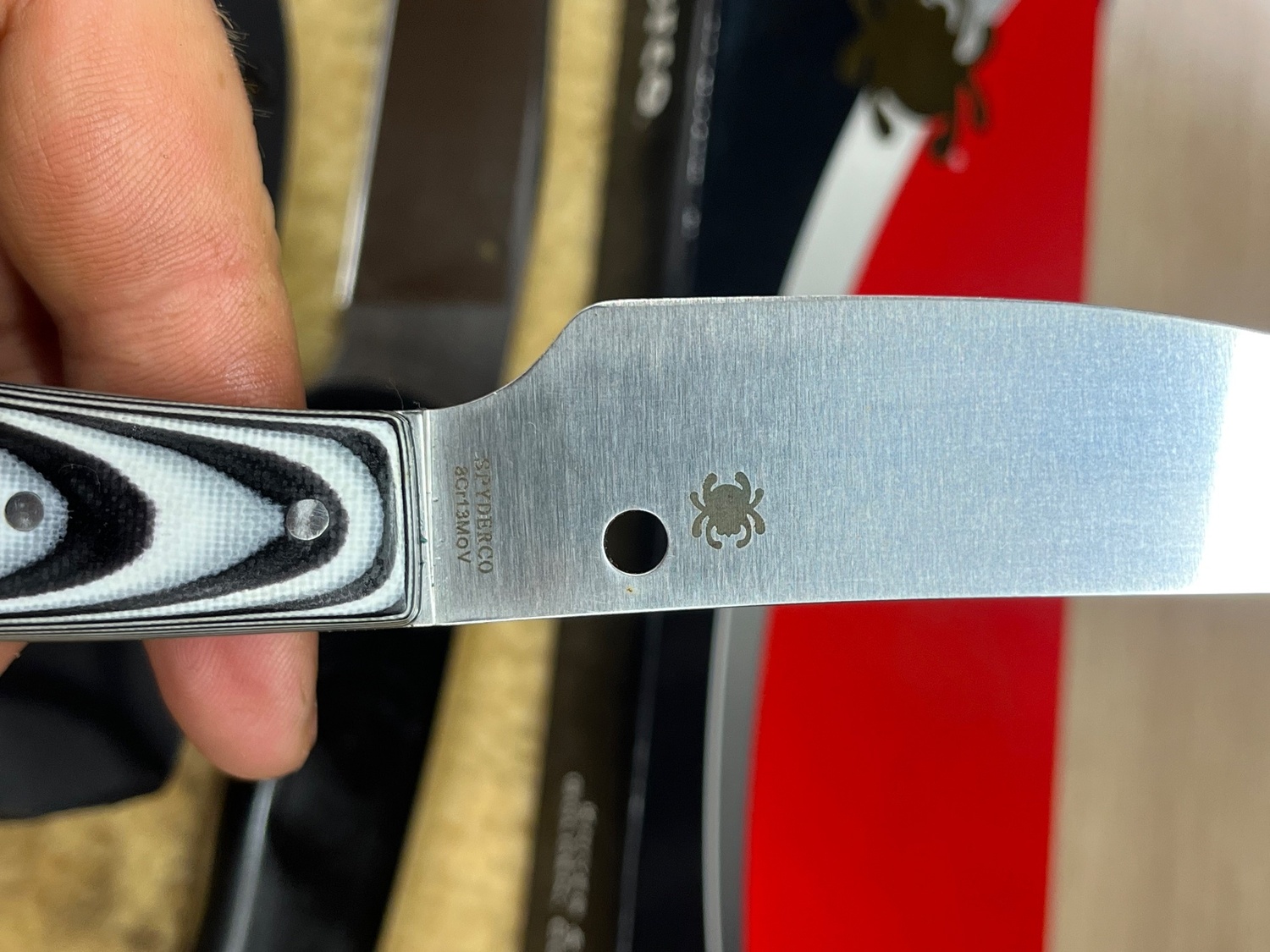  Microtech, Spyderco, Bark River, Kabar Hunting Knive