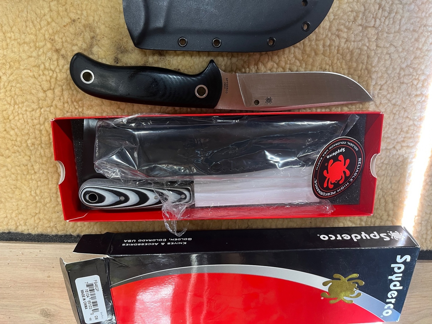 Microtech, Spyderco, Bark River, Kabar Hunting Knive - {CATEGORY}