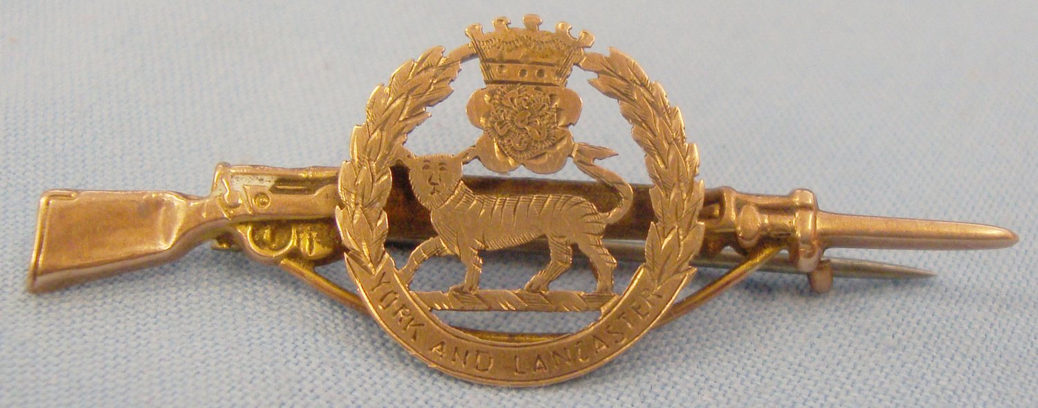  Marked 9ct Gold* York & Lancaster Regimental Pin Badge. BA 435. Marked 9ct Gold* York & Lancaster Regimental Pin Badge. BA 435. Antique & Militaria