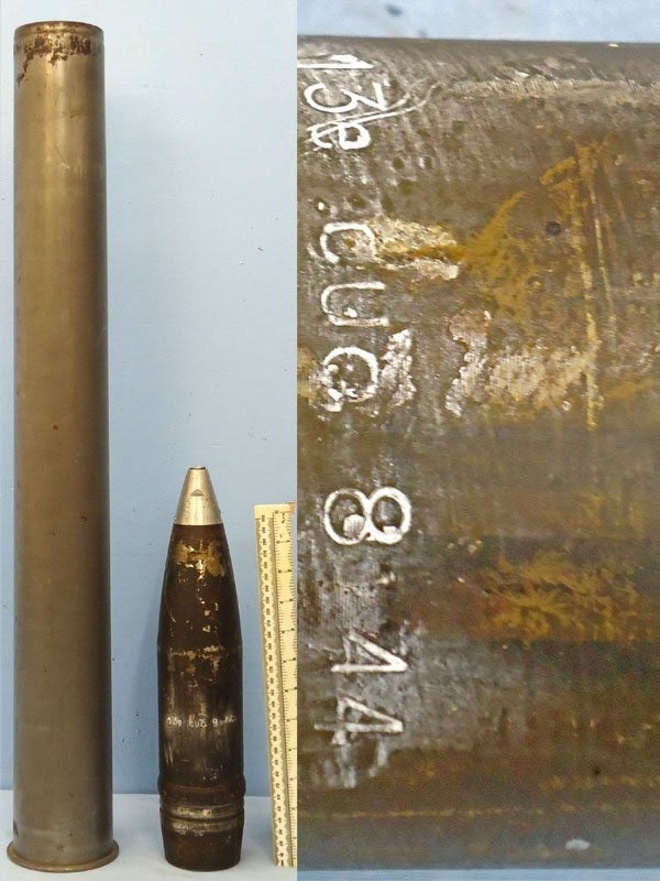 INERT DEACTIVATED. WW2, German, 1944 Dated Unfired, 7.5 cm Pak 40 (75 x 714R) HE (High Explosive) Round For The 7.5cm Panzerabwehrkanone 40 (Pak40) Anti-Tank Gun. Sn - 18955 INERT DEACTIVATED. WW2, German, 1944 Dated Unfired, 7.5 cm Pak 40 (75 x 714R) HE (High Explosive) Round For The 7.5cm Panzerabwehrkanone 40 (Pak40) Anti-Tank Gun. Sn - 18955  Other Ammunition