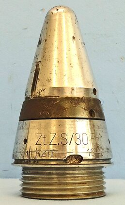 INERT. Scarce, Unfired, WW2, 1943 Dated German ZtZ.S/30 Clockwork Time Fuze In Its Original Bakelite Transit Container. - Sn 21630 INERT. Scarce, Unfired, WW2, 1943 Dated German ZtZ.S/30 Clockwork Time Fuze In Its Original Bakelite Transit Container. Sn 21630  Other Ammunition 