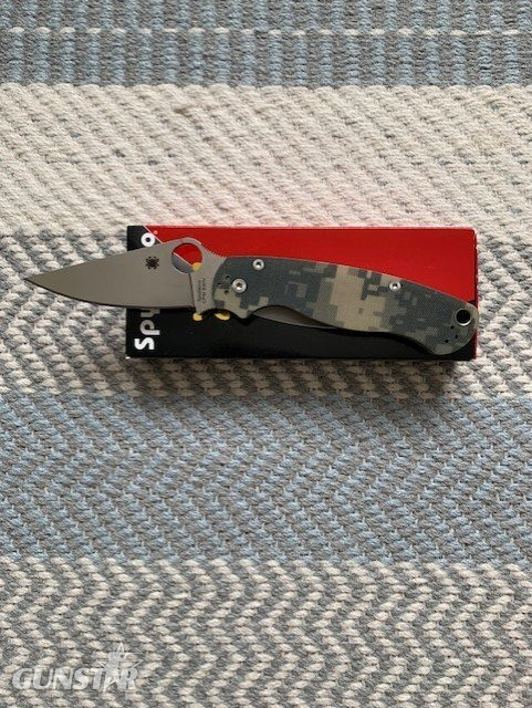  Spyderco Knive