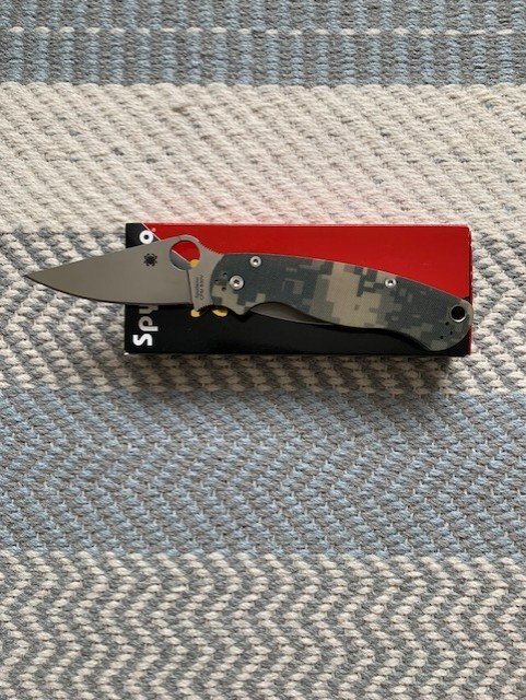  Spyderco Knive