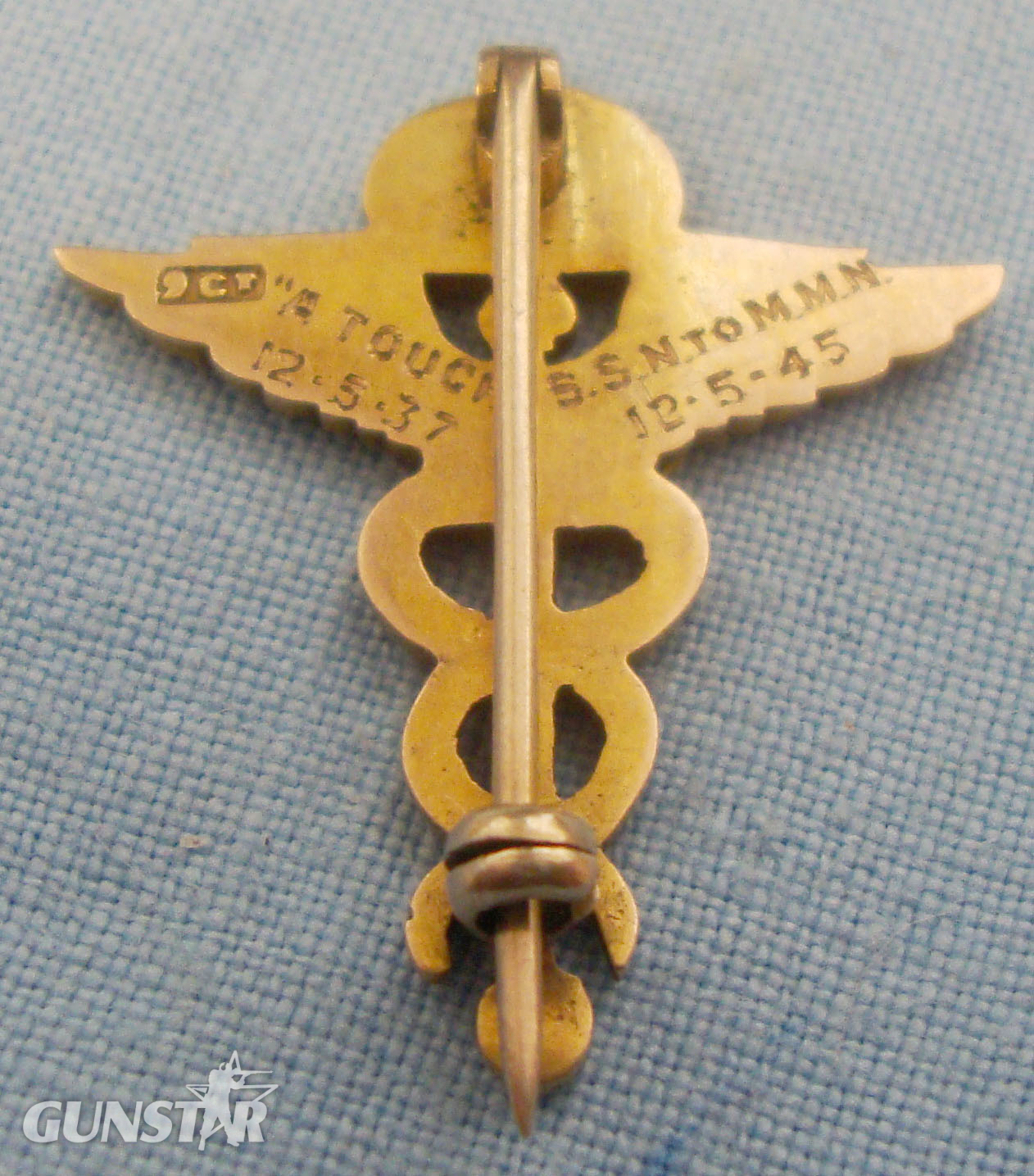  Hallmarked 9ct Gold* WWII Royal Air Force Medical Corps Inscribed 9ct Gold Collar Badge. BA 436. *Hallmarked 9ct Gold* WWII Royal Air Force Medical Corps Inscribed 9ct Gold Collar Badge. BA 436. Antique & Militaria