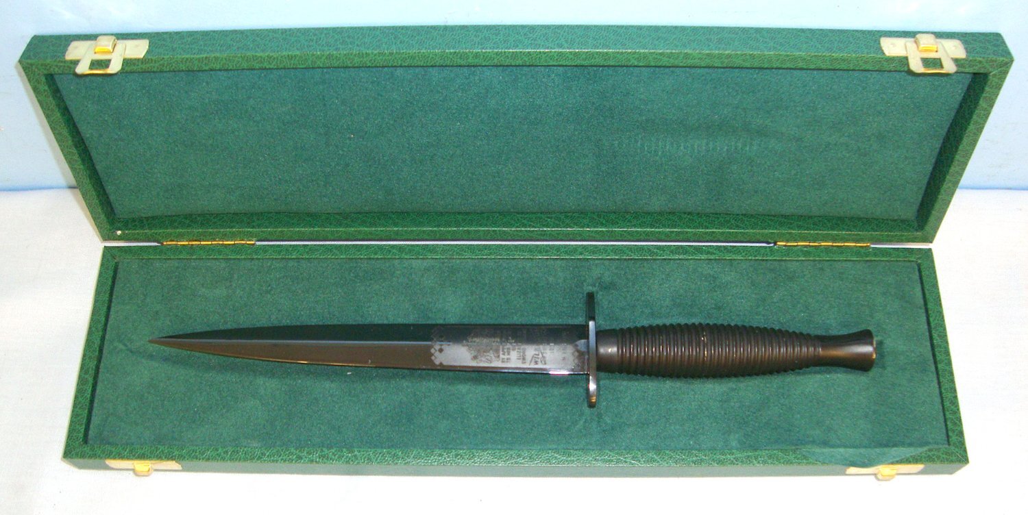  Cased Post 1952 QE II British Wilkinson Sword ‘Best Commando On Course Prize’ 3rd Pattern Fairbairn Sykes FS Fighting Knife With Etched Panel. Sn 23484:48  Knive