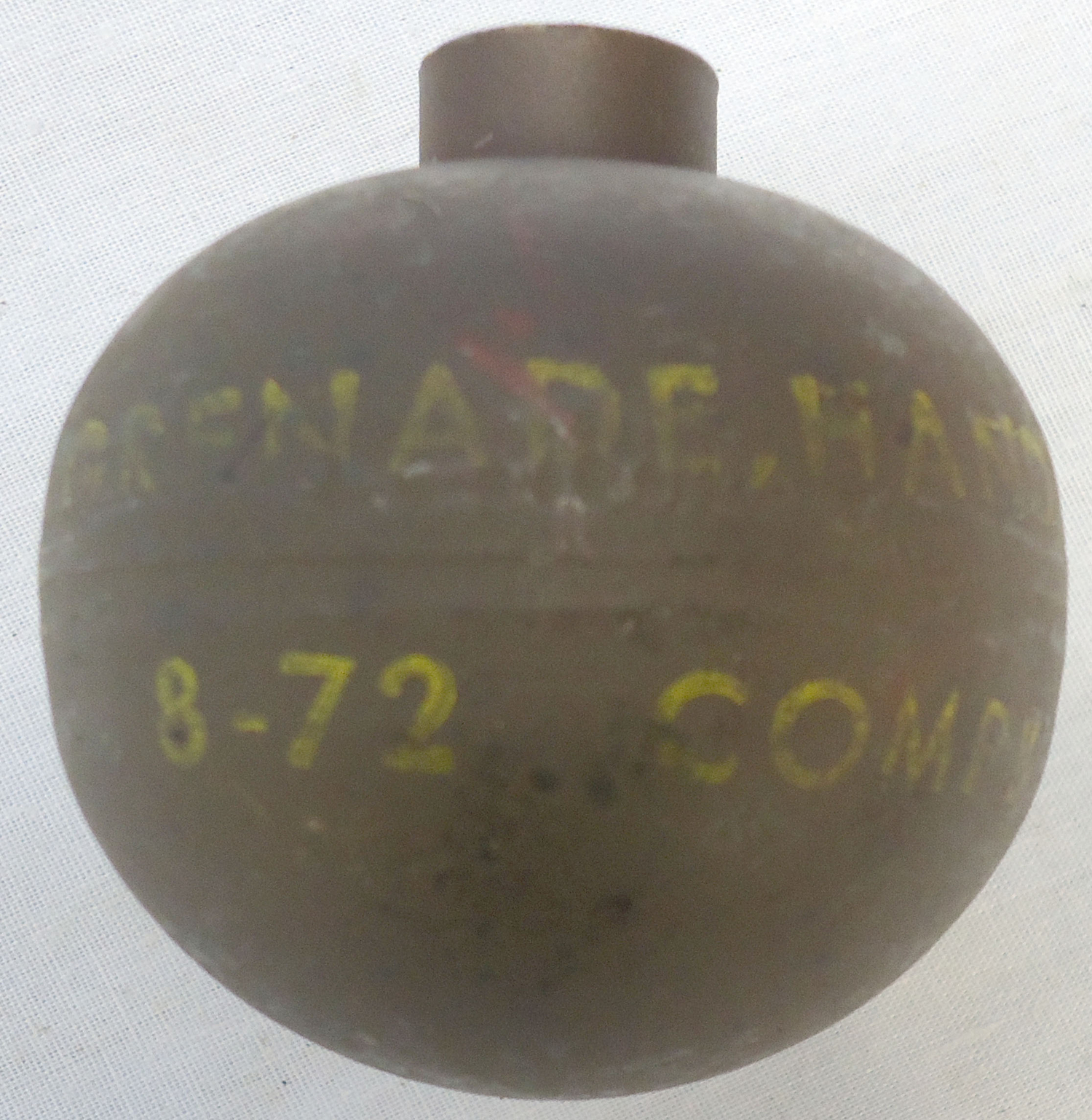 INERT DEACTIVATED. Vietnam War Period American M67 Fragmentation Hand Grenade And Transit Container. - O 2076 INERT DEACTIVATED. Vietnam War Period American M67 Fragmentation Hand Grenade And Transit Container. - O 2076  Other Ammunition - {CATEGORY} in 