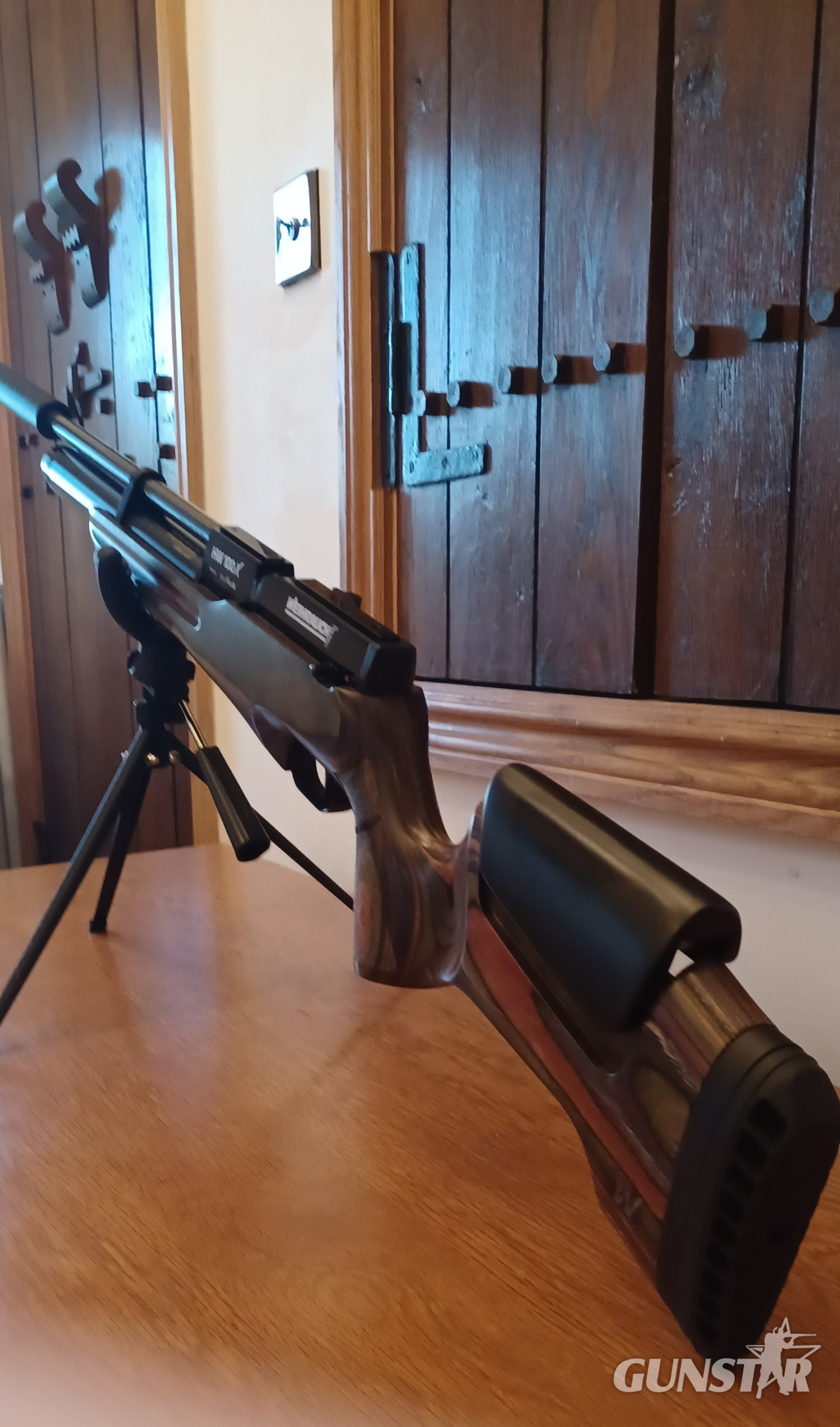 Weihrauch HW100 X Sporter Laminate Adjustable. 22 Cal. .22 - {CATEGORY} in 