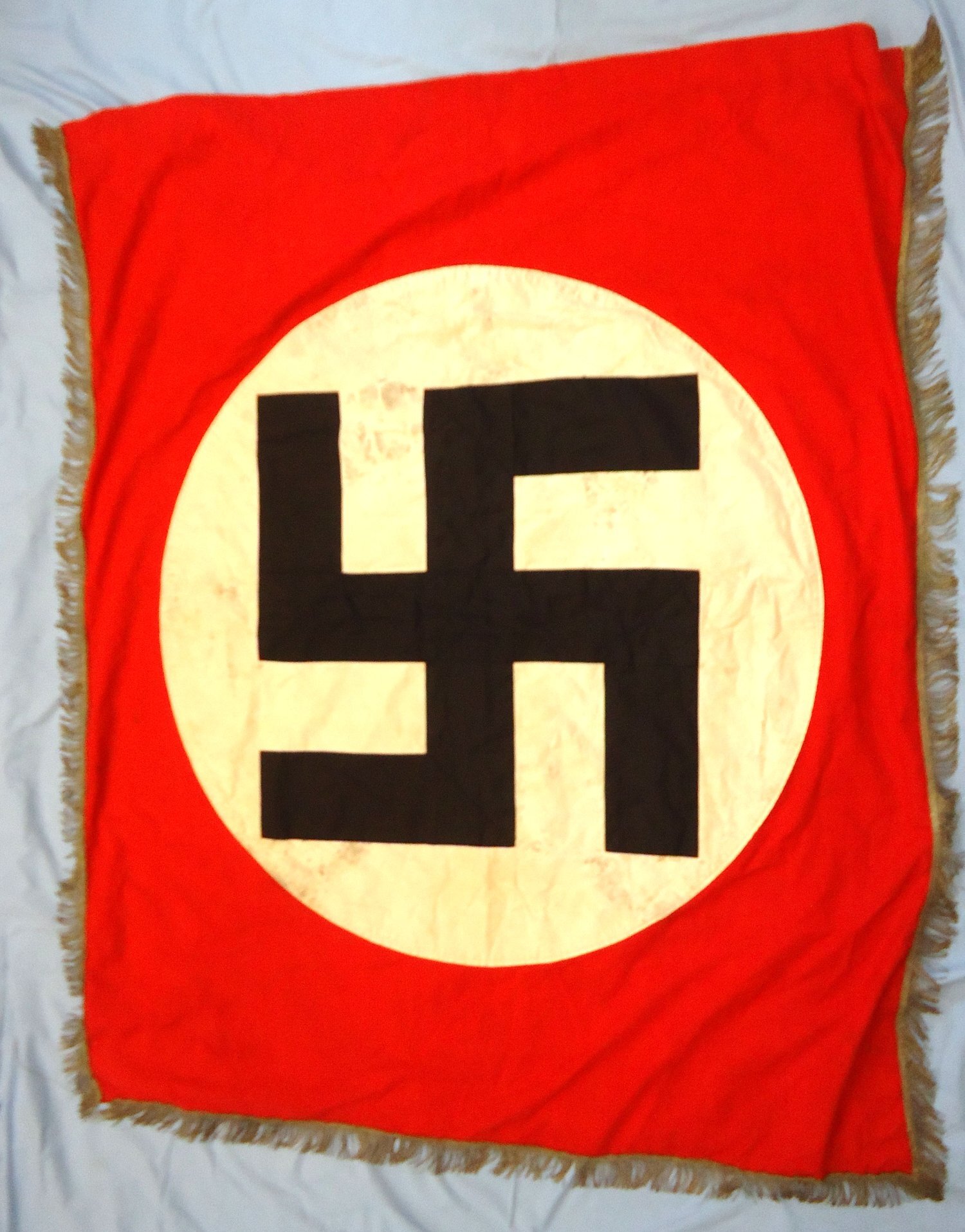 Antique & Militaria - {CATEGORY} in 