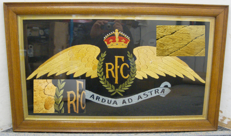 Original 1914-1918* Large Framed Hand Embroidered ‘Royal Flying Corps’ (RFC) Silk Wings & Motto. 20014:1. Large Framed Hand Embroidered ‘Royal Flying Corps’ (RFC) Silk Wings & Motto. 20014:1. Other Accessory