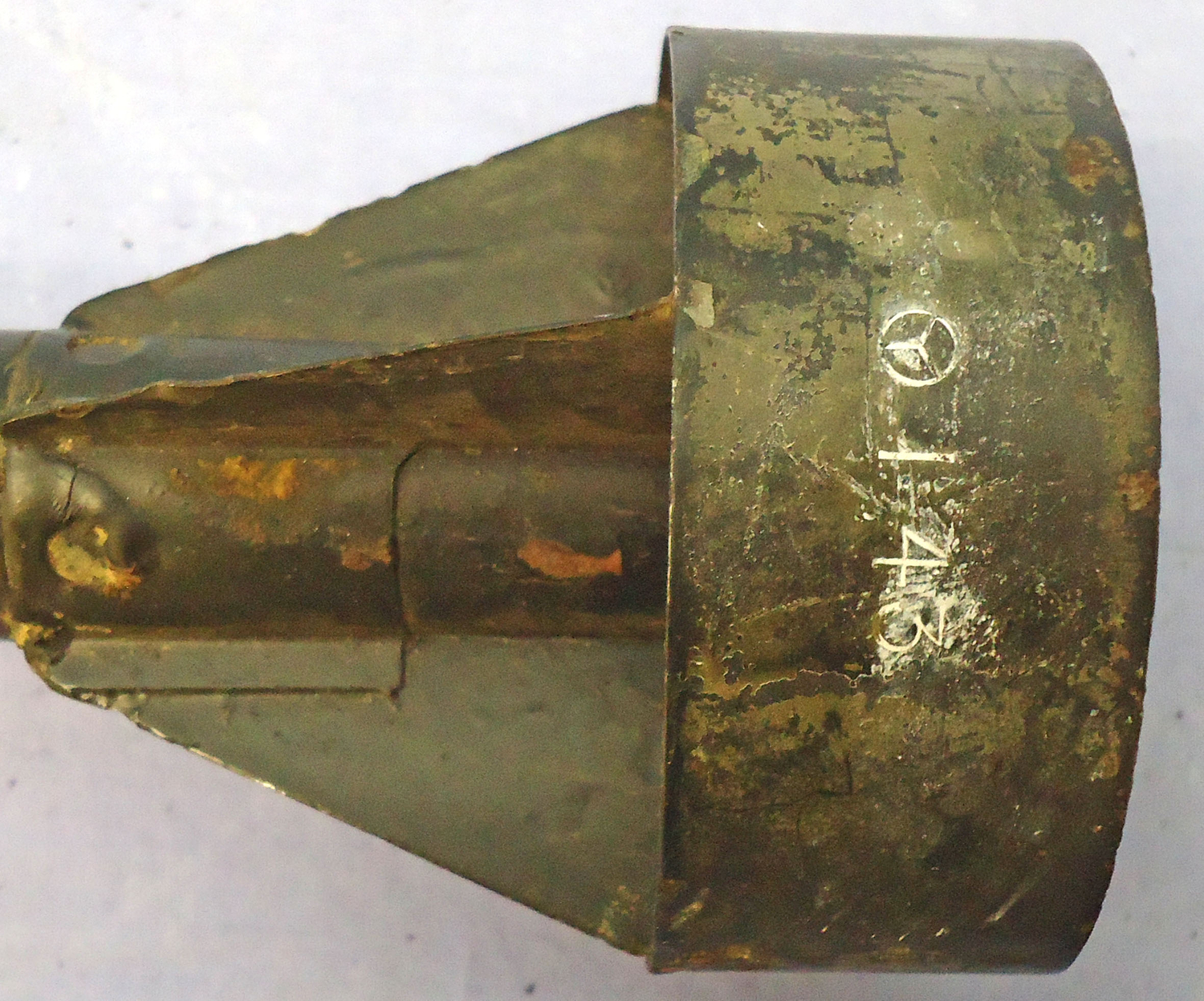 {CATEGORY} - INERT DEACTIVATED. British, WW2, 1943 Dated, PIAT (Projector Infantry Anti-Tank) HEAT (High Explosive Anti-Tank) Round With Fuse. Sn - 21200 INERT DEACTIVATED. British, WW2, 1943 Dated, PIAT (Projector Infantry Anti-Tank) HEAT (High Explosive Anti-Tank) Round With Fuse. Sn - 21200  Other Ammunition