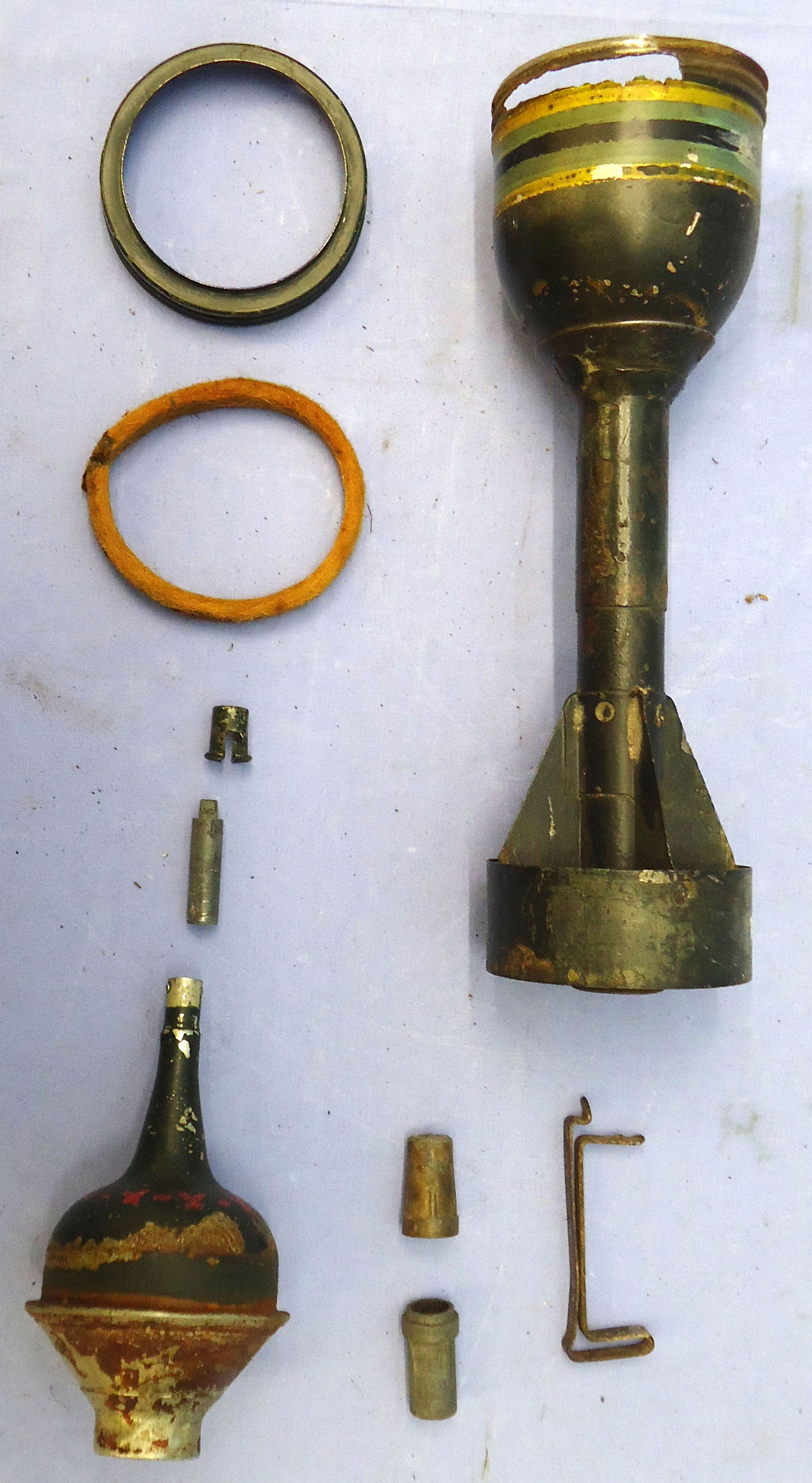 INERT DEACTIVATED. British, WW2, 1943 Dated, PIAT (Projector Infantry Anti-Tank) HEAT (High Explosive Anti-Tank) Round With Fuse. Sn - 21200 INERT DEACTIVATED. British, WW2, 1943 Dated, PIAT (Projector Infantry Anti-Tank) HEAT (High Explosive Anti-Tank) Round With Fuse. Sn - 21200  Other Ammunition - {CATEGORY}
