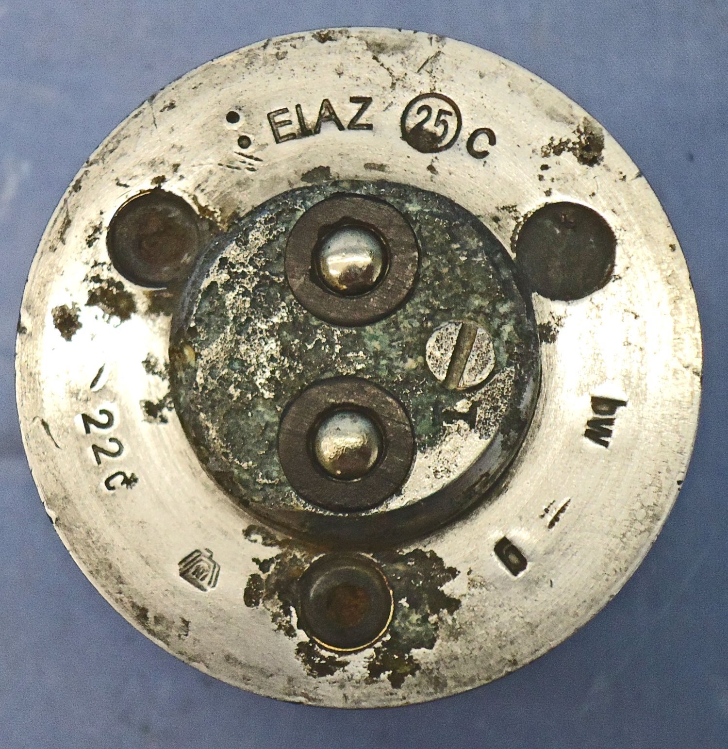 INERT DEACTIVATED, WW2, 1940 Dated German No25C ElAZ 25C Electrical Impact Bomb Fuze And Bakelite Transit Container. - O 2144 INERT DEACTIVATED, WW2, 1940 Dated German No25C ElAZ 25C Electrical Impact Bomb Fuze And Bakelite Transit Container. - O 2144  Other Ammunition - {CATEGORY}