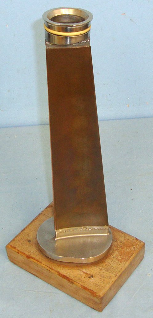  British RAF Avro Vulcan Bomber Aircraft Turbine Blade Reputedly From A Vulcan Bomber Used During Operation Buckhorn Bombing Raids From RAF Waddington On Argentine Occupied Port Stanley During The 1982 Falklands War Mounted On Wood Plinth. Sn 22600  Antique & Militaria
