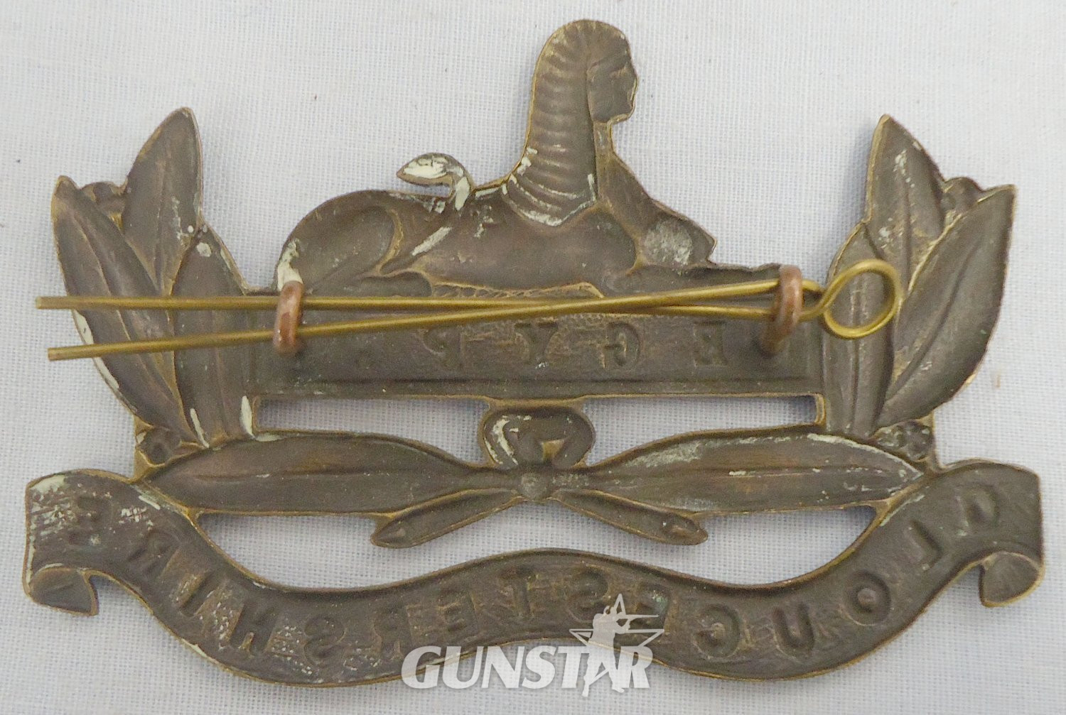  Gloucestershire Regiment Pouch Badge. 22434:12. Gloucestershire Regiment Pouch Badge. 22434:12.  Antique & Militaria