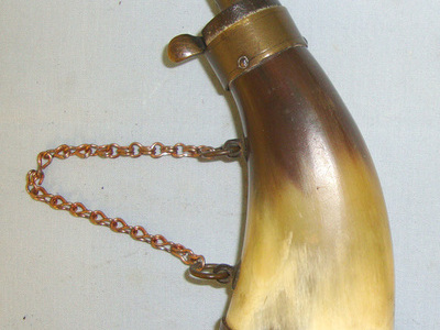 Victorian French Pistol Size Polished Flattened Cow Horn Black Powder Flask With Graduated Brass Charger & Hanging Rings Fitted With Copper Chain Magazine