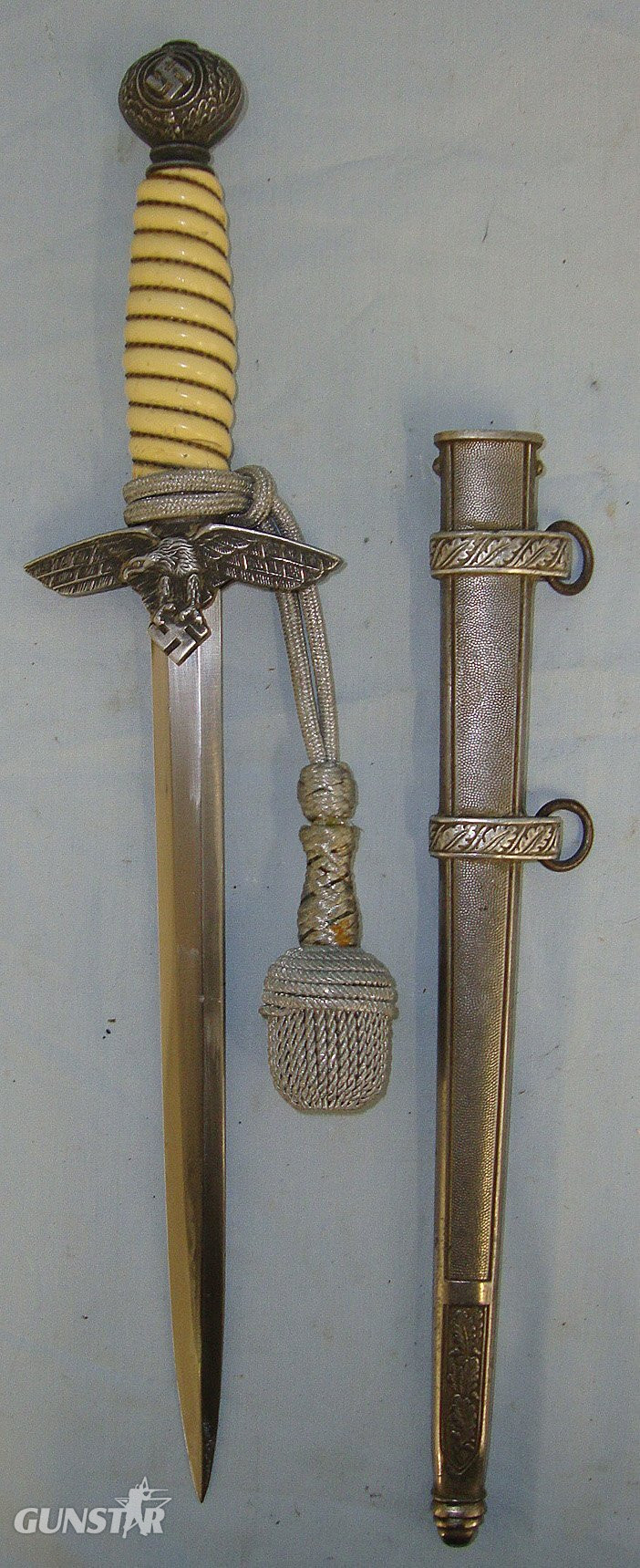ORIGINAL**WW2 Era Nazi German Luftwaffe Officer’s 2nd Pattern Dagger With Bullion Cord & Portepee & Scabbard. ED 900 Dagger in 