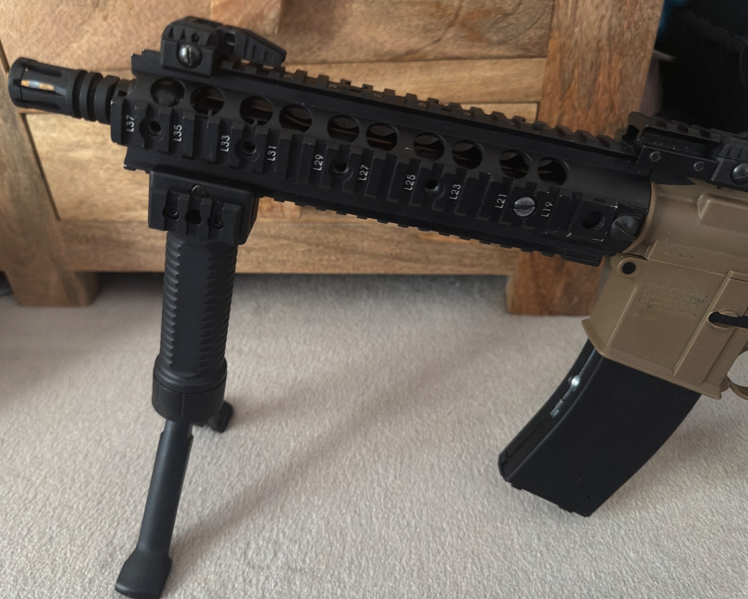 Crosman R1 BB - {CATEGORY}
