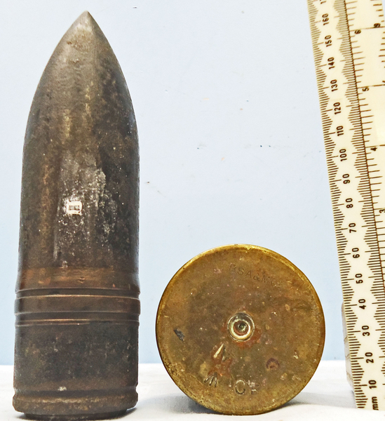DEACTIVATED INERT. Unfired WW 1, British Naval 3 Pounder (47x376R) Hotchkiss High Explosive Common Pointed Round. - O 1688 DEACTIVATED INERT. Unfired WW 1, British Naval 3 Pounder (47x376R) Hotchkiss High Explosive Common Pointed Round. - O 1688  Other Ammunition