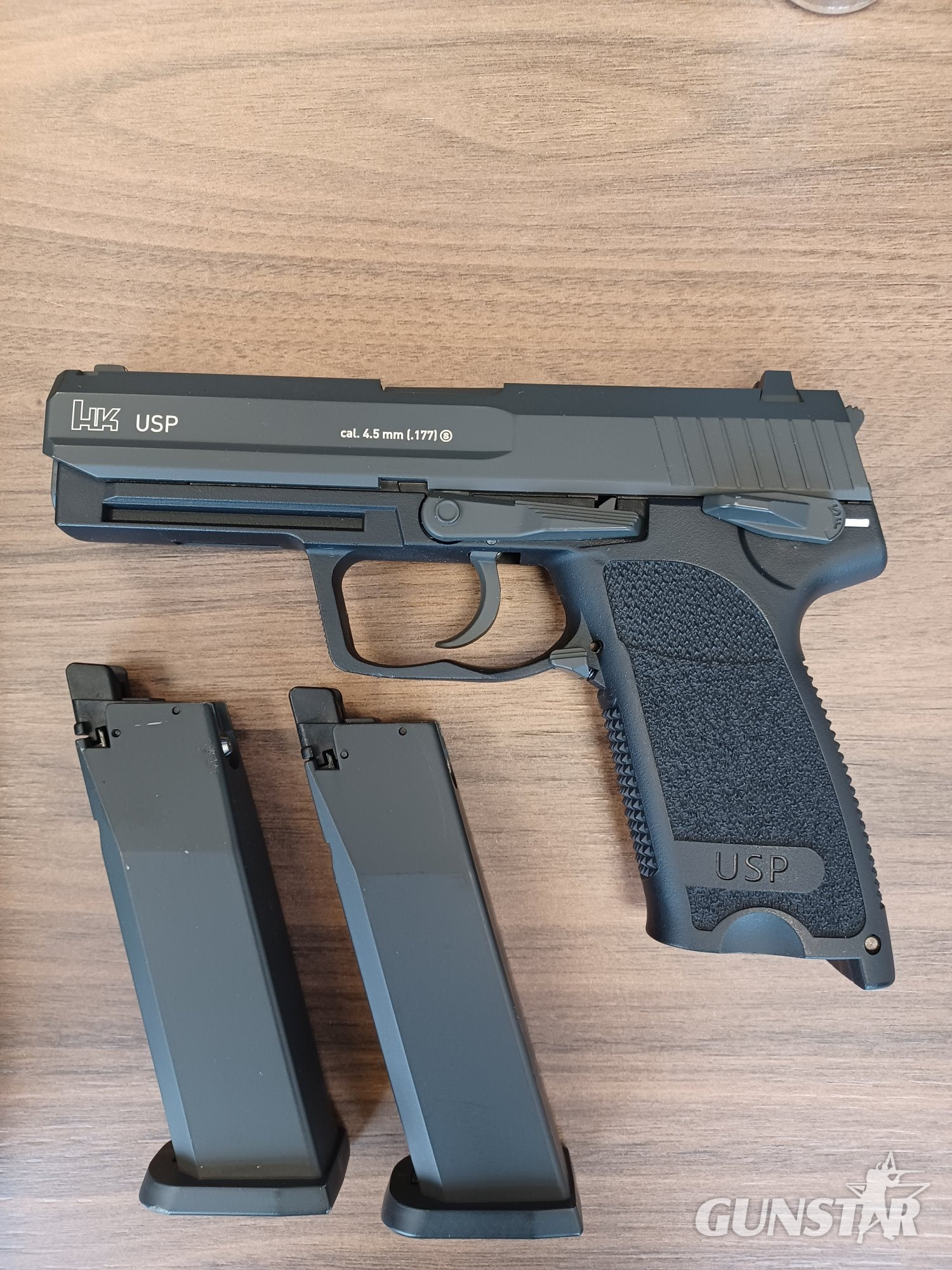 Umarex H&K USP CO₂ Airgun Manufacturer: Umarex, licensed by Heckler & Koch Calibre: 4.5 mm / .177 Ammunition: Steel BB Power source: 12 g CO₂ Magazine: 16-round .17