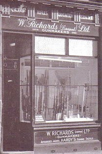 Large* W.Richards Ltd Gunmakers (Liverpool Branch) Shop Sign. 22038. Large* W.Richards Ltd Gunmakers (Liverpool Branch) Shop Sign. 22038.  Other Accessory