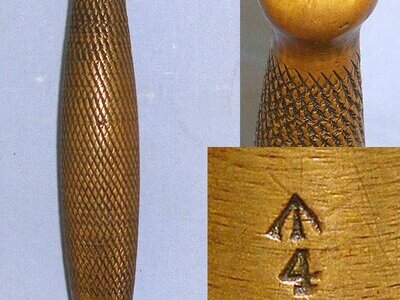 RARE**WW2 FAT GRIP, 'Fat Boy', 2nd Pattern, Fairbairn Sykes FS Fighting Knife With WD Broad Arrow 4 Inspection Mark & Scabbard. Sn 23174:7 Knive