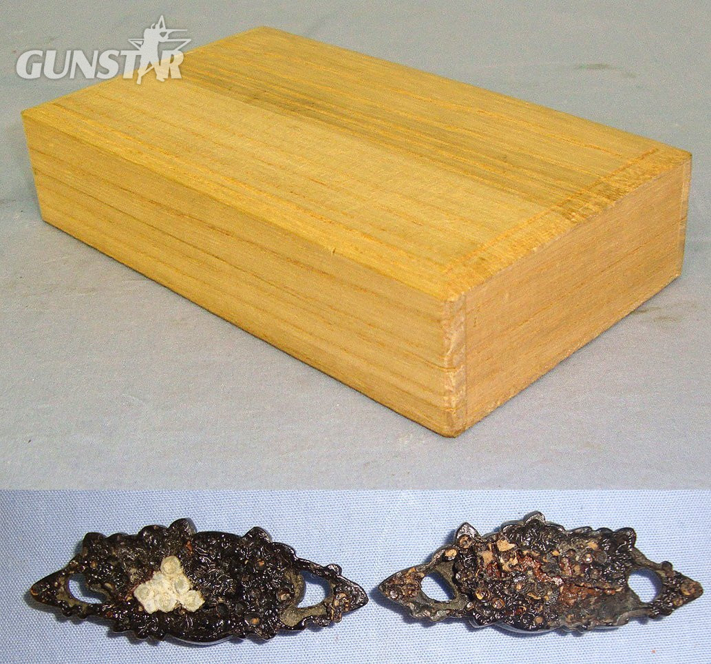  MINT**EXPERT ASSESSED**Sandle Wood Boxed, Matching Pair Of Japanese Meiji Period 1860’s – 1912 Shakudo With Gold Soft Metal Menuki Sword Hilt Ornaments Depicting ‘A Raft On A River With Cherry Blossom Flowers & Snail’. ED 3039 Sword