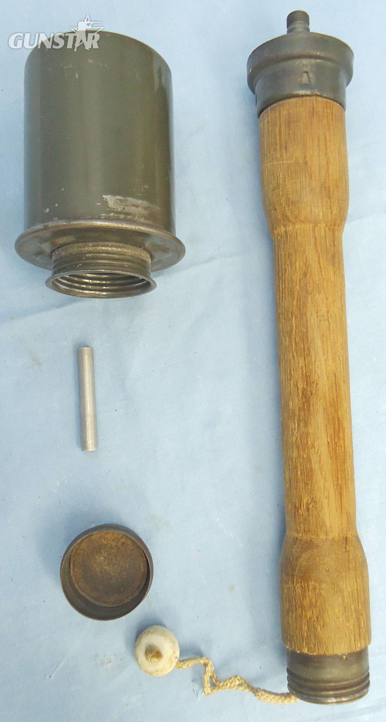 INERT DEACTIVATED. *MINT* German Late WW2 Model 1924 Stielhandgranate (M24) Stick Grenade. O 2219Om INERT DEACTIVATED. *MINT* German Late WW2 Model 1924 Stielhandgranate (M24) Stick Grenade. O 2219 Various Other Ammunition - {CATEGORY}