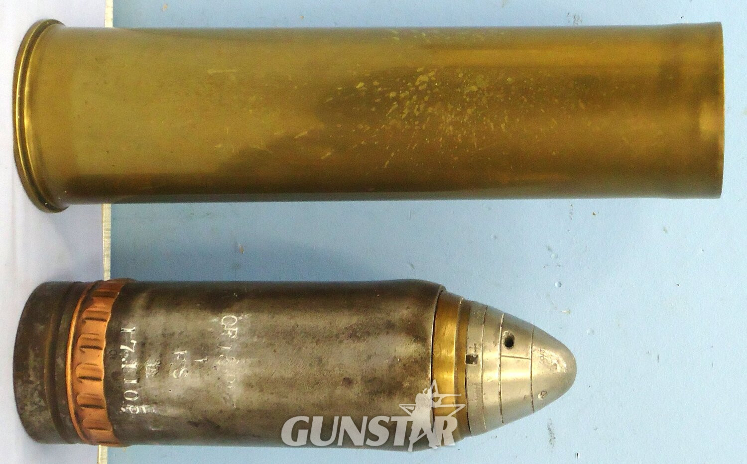 INERT DEACTIVATED. WW1 Era, 1910 Dated, British 13 Pounder (75x313R), Fired & Recovered Shrapnel Round Fitted With A No. 80 Mk II Time And Percussion Fuze. - O 2126 INERT DEACTIVATED. WW1 Era, 1910 Dated, British 13 Pounder (75x313R), Fired & Recovered Shrapnel Round Fitted With A No. 80 Mk II Time And Percussion Fuze. - O 2126  Other Ammunition - {CATEGORY} in 